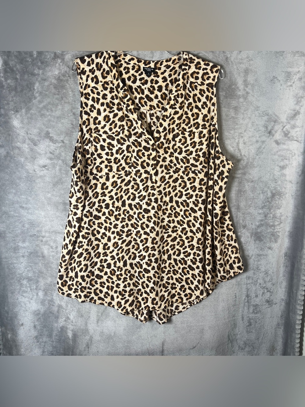torrid Leopard Print V-Neck Sleeveless Camisole in Tan and Black